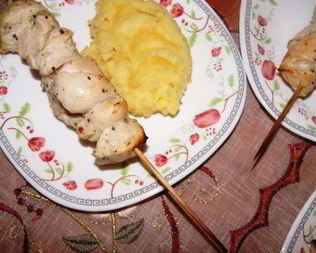 Куриные шашлычки в ананасовом маринаде