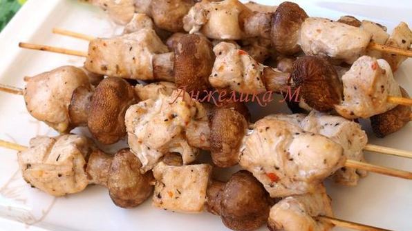 куриные шашлыки с шампиньонами в духовке