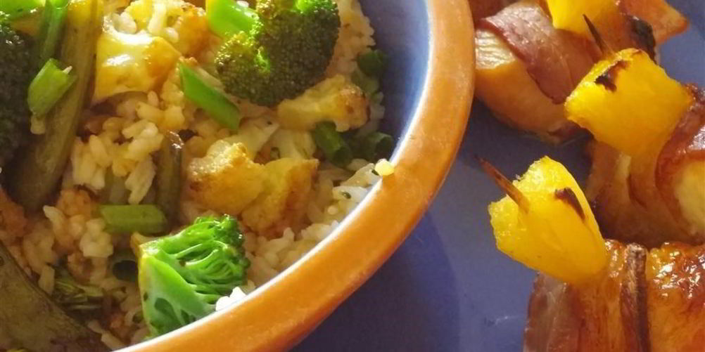 Рецепт мини-шашлычки из куриной грудки, бекона, ананаса с соусом терияки