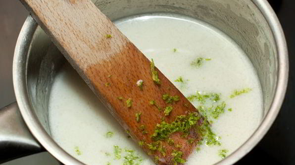 шашлычки из гребешков и креветок