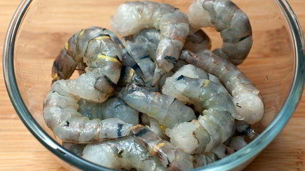 шашлычки из гребешков и креветок