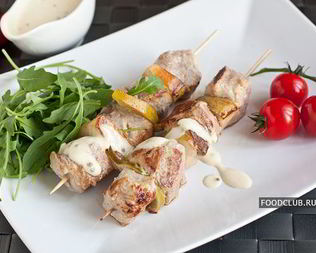 Шашлычки из свиной вырезки с грушами