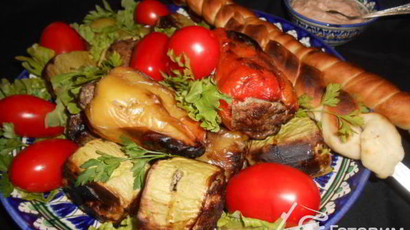 шашлык из фаршированных овощей