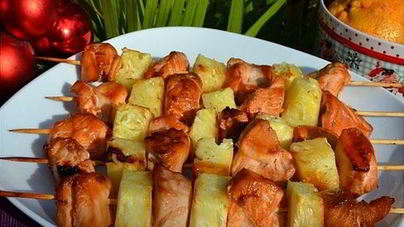 Шашлык из курицы с ананасом в духовке