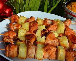 Шашлык из курицы с ананасом в духовке