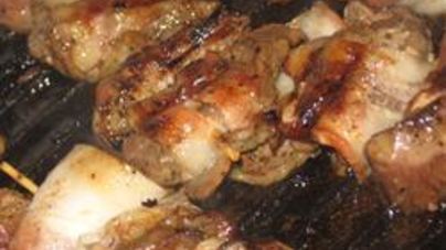 Шашлык из оленины с беконом