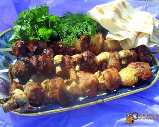 Шашлык из печени индейки с шампиньонами