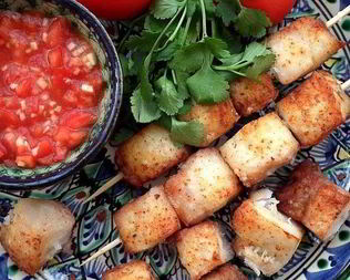 Шашлык из рыбы на шпажках