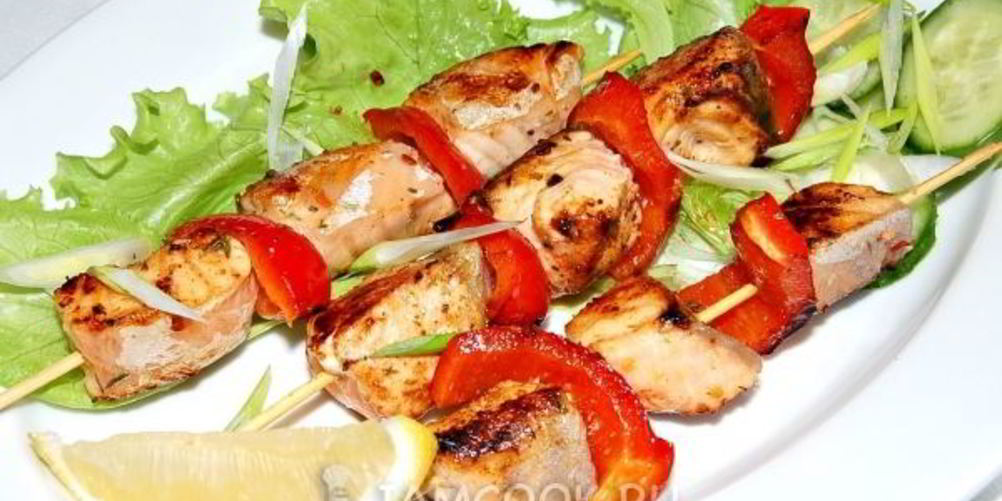 Рецепт шашлык из семги на сковороде на шпажках