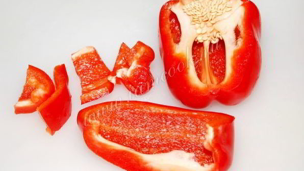 шашлык из семги на сковороде на шпажках