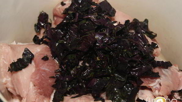 шашлык из свинины с базиликом