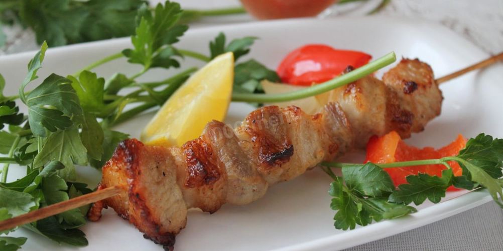 Рецепт шашлык из свинины с лимоном и луком