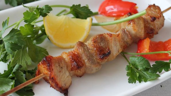 шашлык из свинины с лимоном и луком