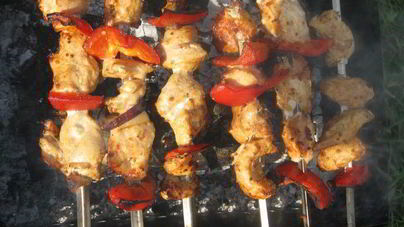Шашлык из цыпленка в горчичном маринаде с болгарским перцем