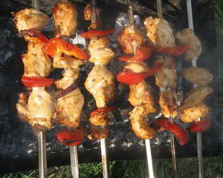 Шашлык из цыпленка в горчичном маринаде с болгарским перцем