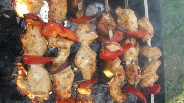шашлык из цыпленка в горчичном маринаде с болгарским перцем