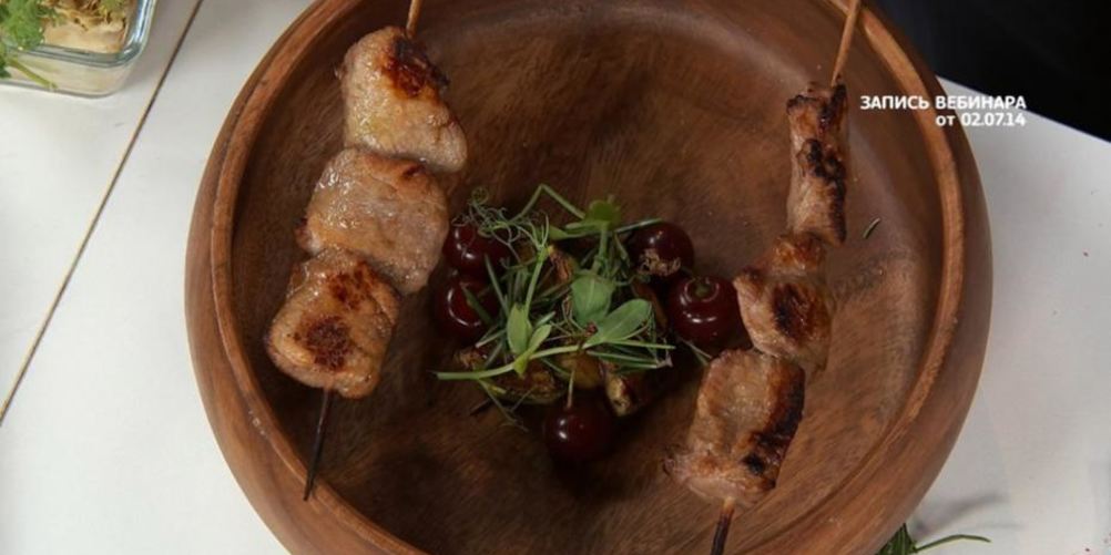 Рецепт шашлык из вишневого поросенка с розмарином