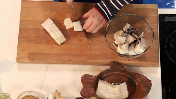 шашлык из зубатки с луковым конфитюром