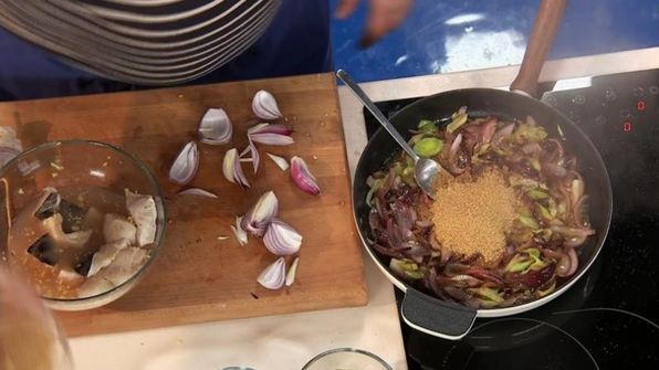 шашлык из зубатки с луковым конфитюром