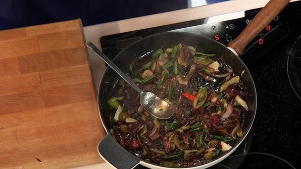 шашлык из зубатки с луковым конфитюром