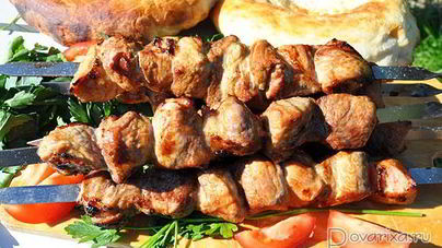 Шашлык, маринованный в квасе со специями