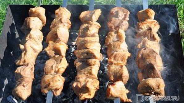 шашлык, маринованный в квасе со специями