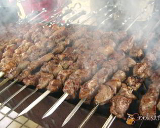 Шашлык с соком киви