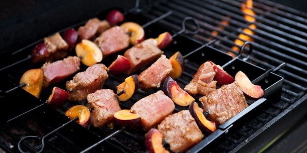 Рецепт шашлыки из тунца и слив, в маринаде из китайских пяти специй