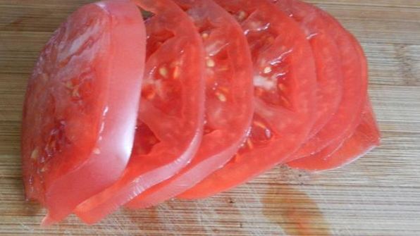 стейк из свиного окорока под сырной шапкой