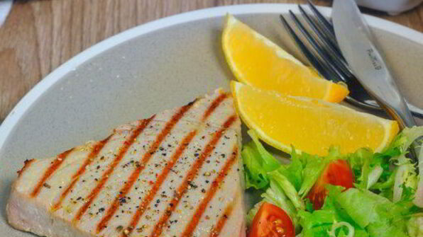 стейк из тунца