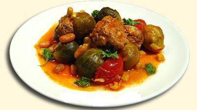 Брюссельськая капуста с тефтельками в соусе