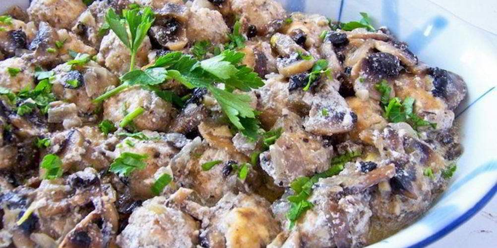 Рецепт куриные тефтели в грибном соусе