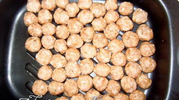 куриные тефтели в грибном соусе