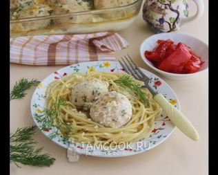 Куриные тефтели в сливочном соусе в духовке