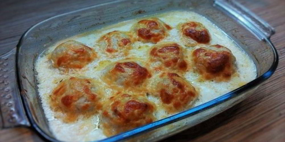 Рецепт куриные тефтели в сметанном соусе