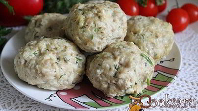 Паровые куриные тефтели с овощами и овсяными хлопьями