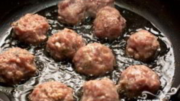 паста с тефтелями