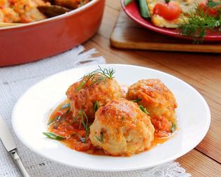 Рыбные тефтели в томатном соусе