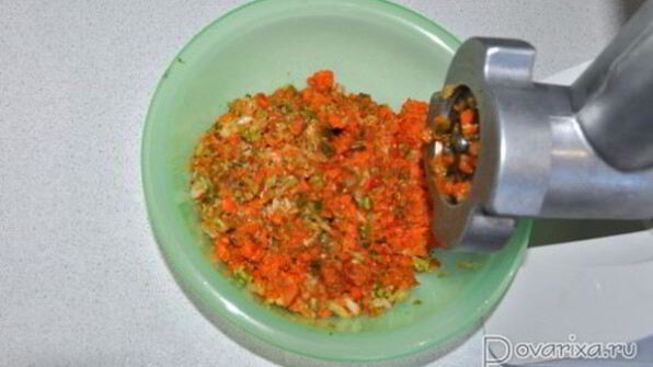 тефтели из фарша с овощами в сметане