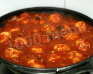 Тефтели куриные с рисом в томатном соусе