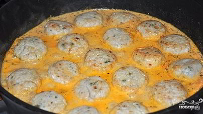 Тефтели куриные в сметанном соусе