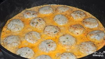 Тефтели куриные в сметанном соусе