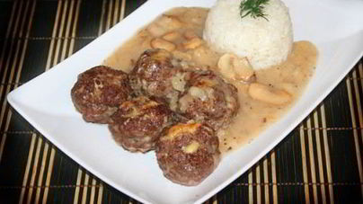 Тефтели Российские с грибами и гарниром