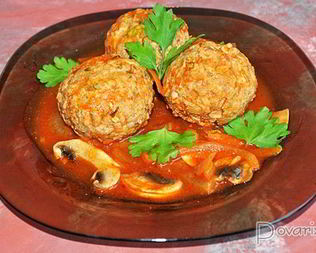 Тефтели с грибами в томатном соусе