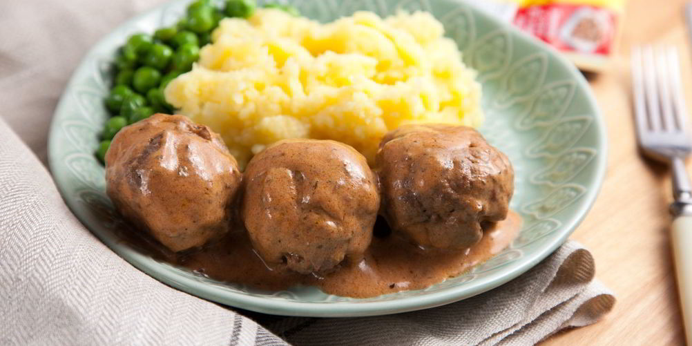 Рецепт тефтели с яйцом в сливочно-томатном соусе