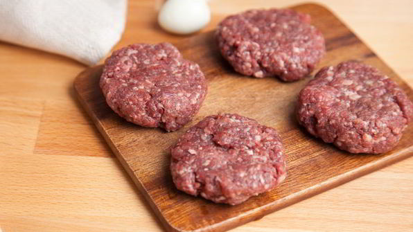 тефтели с яйцом в сливочно-томатном соусе