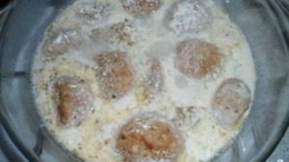 тефтели со сметанной подливкой