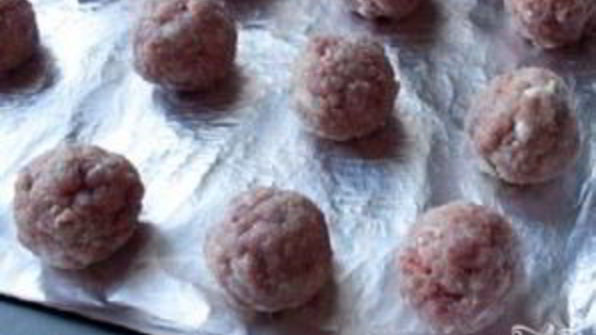 тефтели со спагетти