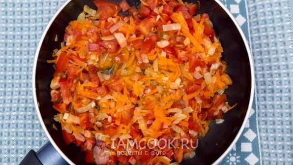 тефтели, тушенные с картофелем