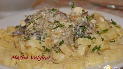 Тефтели в грибном соусе с сыром